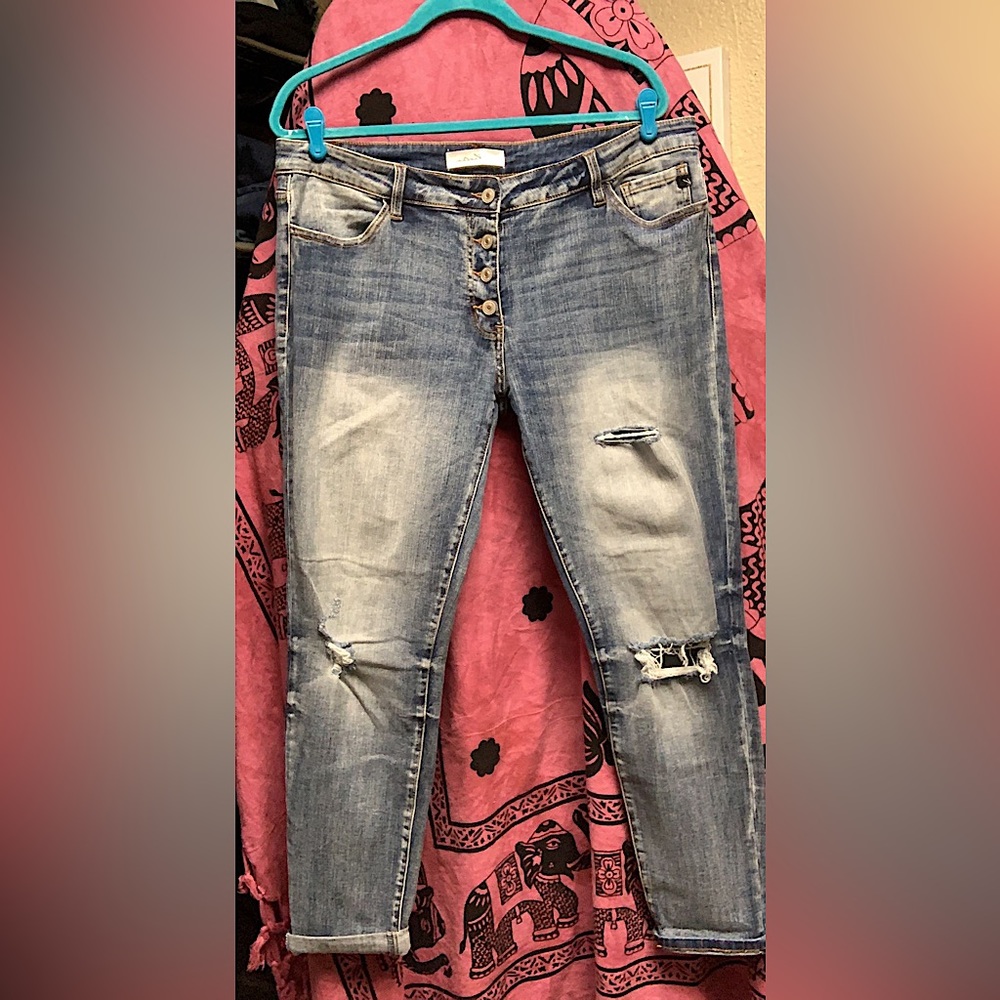 NWOT size 15/31 Kancan jeans.